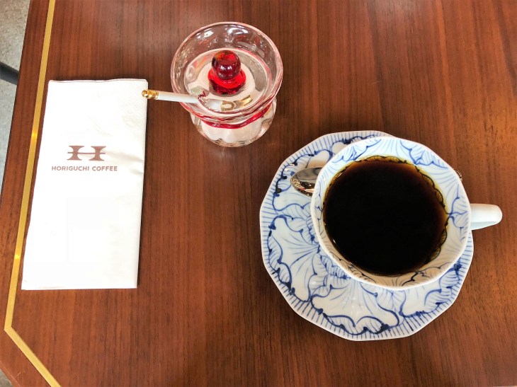 Caroline Boudehen- carnetsdeshanghai.com - Prendre un café 14.JPG