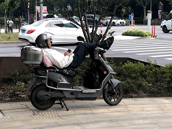 Caroline Boudehen - carnetsdeshanghai.com - ma rue ce village d'irréductibles chinois 1